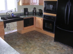Accessible kitchen with sink knee-space